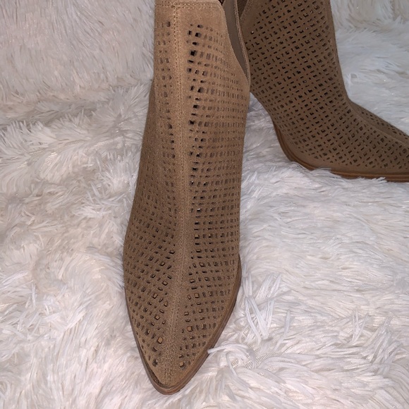 Marc Fisher Ankle Booties Arwen Heeled Size 10 - Picture 10 of 13